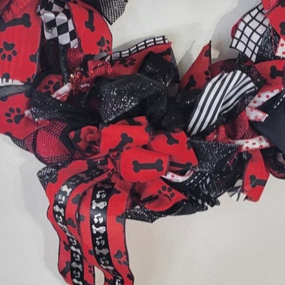 Decorative Wreath Dog Sayings "Beware Of Dog Kisses" Home Decor Farmhouse Wreath - Picture 5 of 6